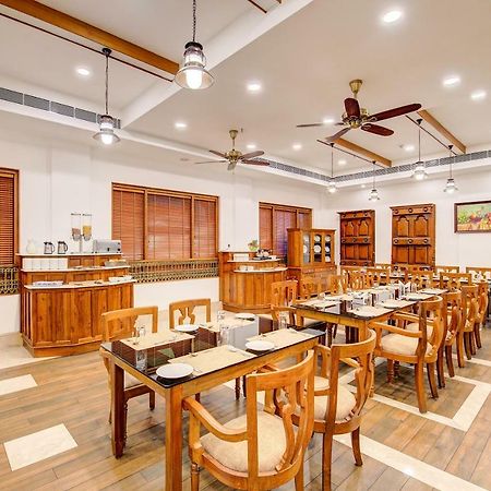 Hotel Sterling Guruvāyūr Esterno foto