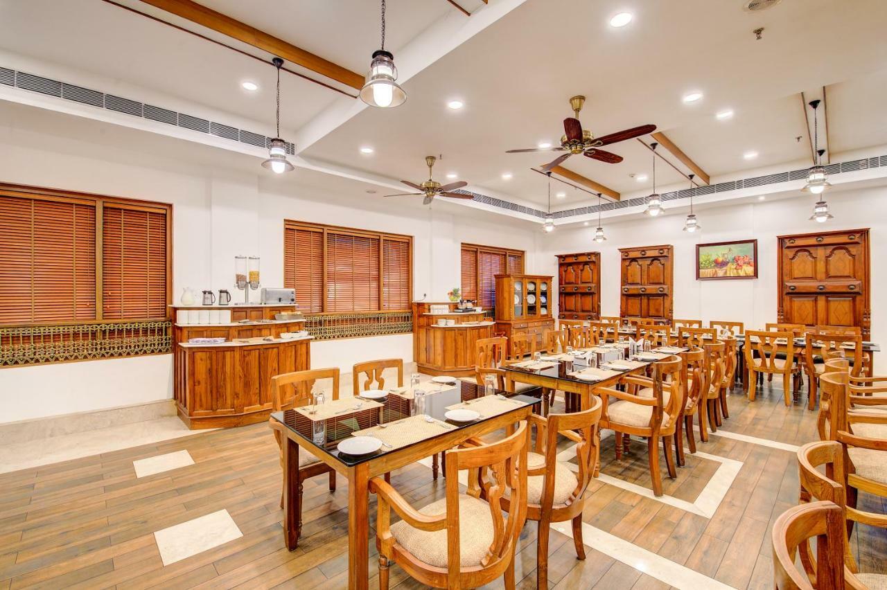 Hotel Sterling Guruvāyūr Esterno foto