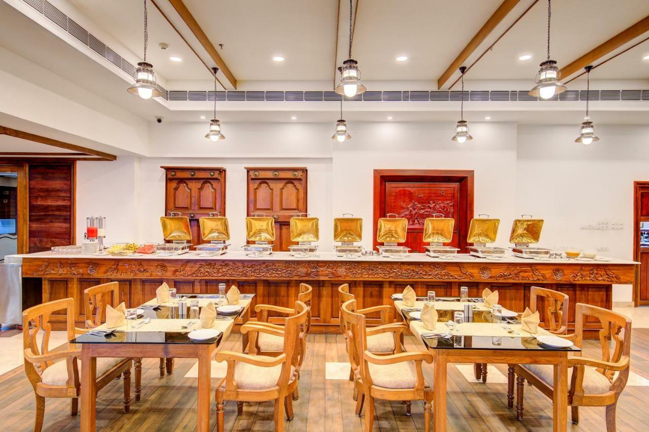 Hotel Sterling Guruvāyūr Esterno foto